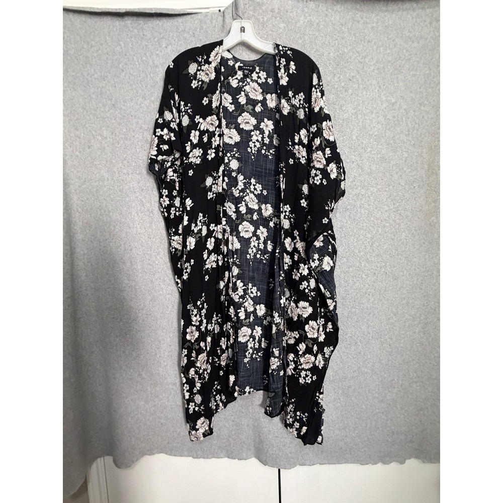 Torrid Blouse Womens 00/0 Black Floral Kimono Sleeve Open Front Boho Top